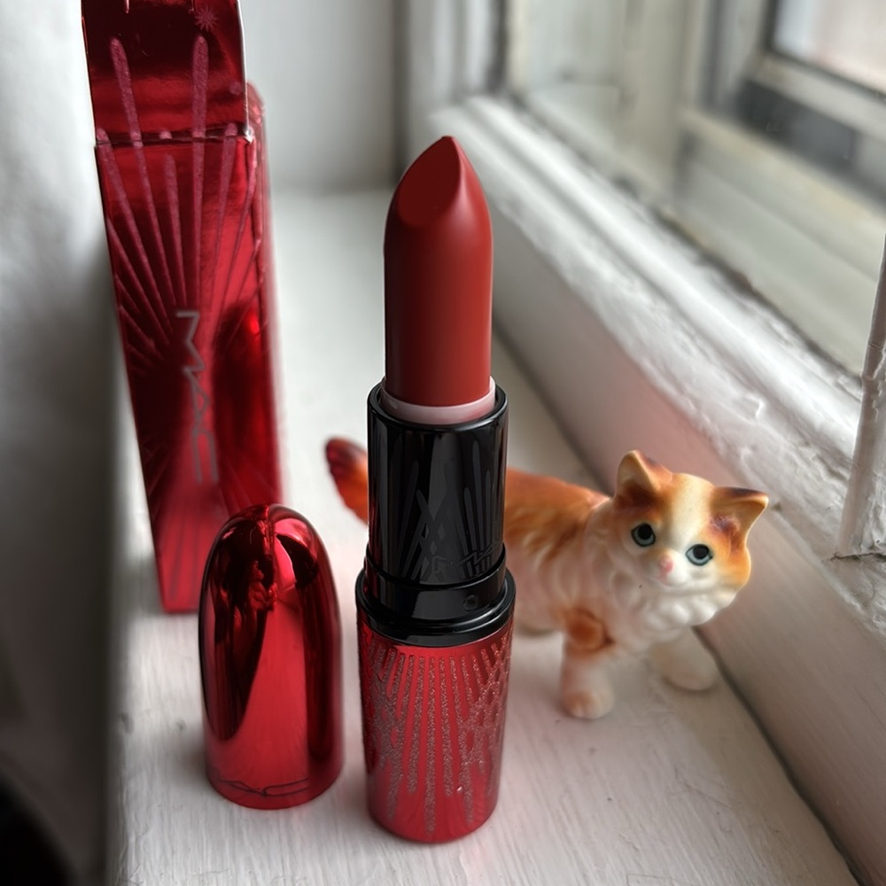 🍦HOST PICK🍦MAC Matte Lipstick 602 Chili new in box brick red color